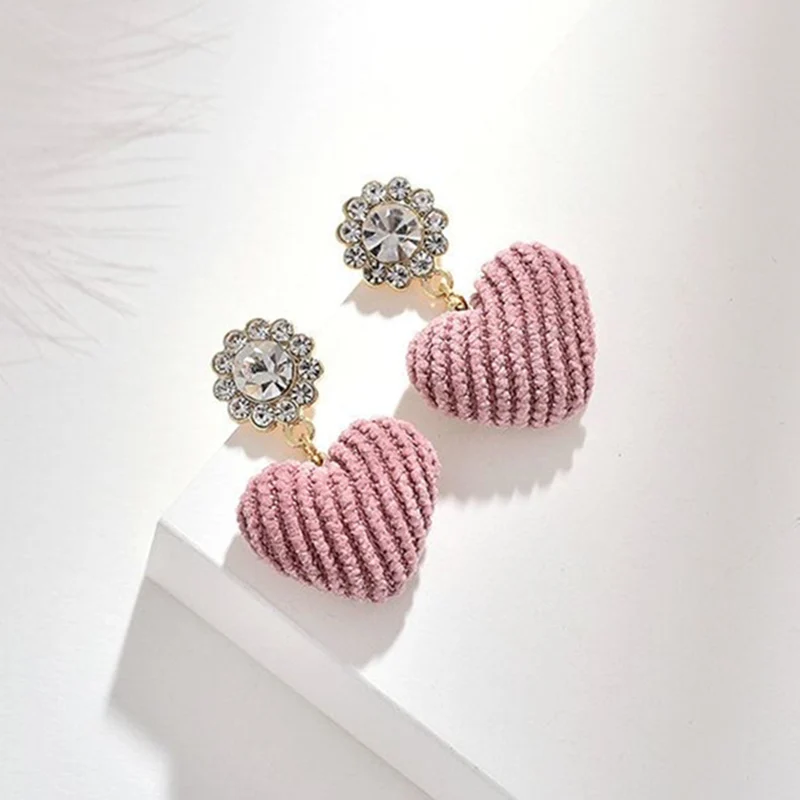 Sweet Charm Heart Pendant Statement Earrings for Women Crystal Cute Pink Love Heart Earrings Fashion Wedding Jewelry