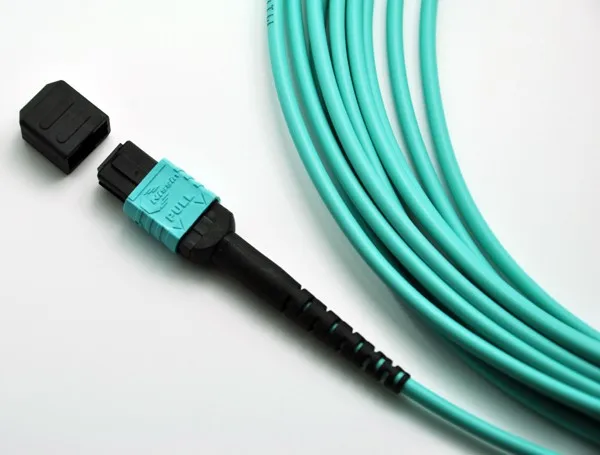 Волоконный патч-корд MPO многорежимный OM3 цвет Аква/водостойкий кабель с