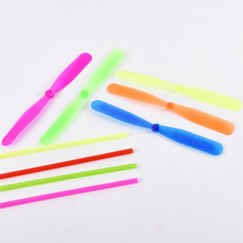 100 шт. Пластик Стрекоза ассортимент мини кружиться в вертолет игрушки подарок на