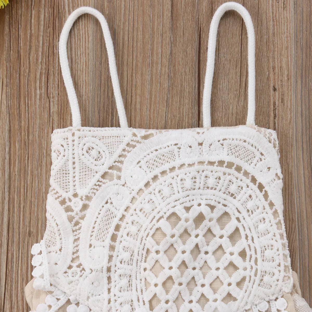 Модная одежда для новорожденных девочек кружевной комбинезон с открытой спиной