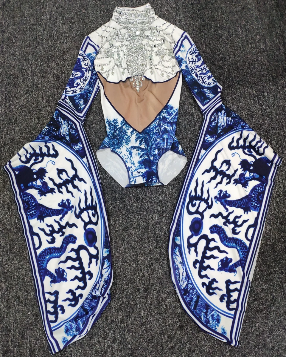 Серебряное боди с блестящими кристаллами костюм большими рукавами в китайском