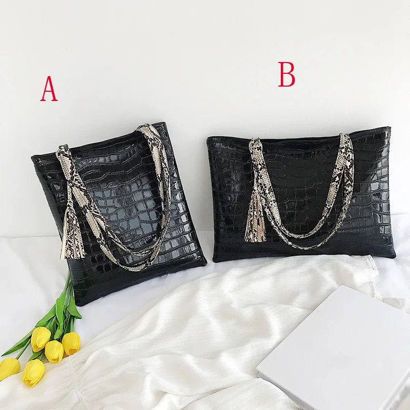 Сумка на плечо женская из змеиной кожи элегантный саквояж большой вместимости