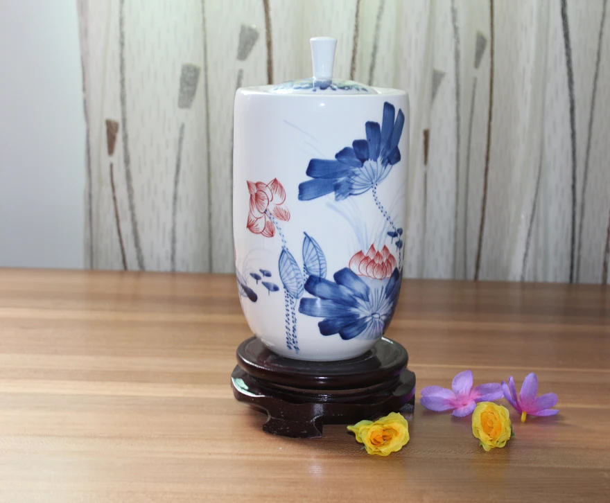 

Jingdezhen blue and white ceramic / Dutch rhyme vase / hand-painted modern fashion decoration craft gift porcelain ornaments Hom