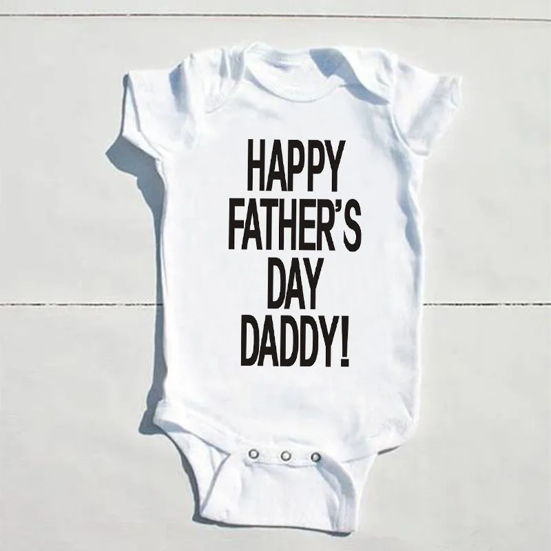 Детский комбинезон на возраст 0-24 месяца с надписью &quotHAPPY FATHER'S DAY&quot белый