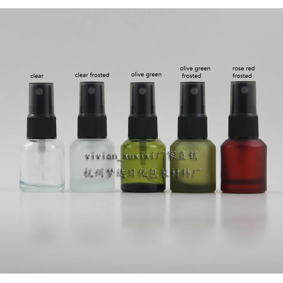 Дорожный многоразовый флакон для духов с красным матовым стеклом 15 мл черным