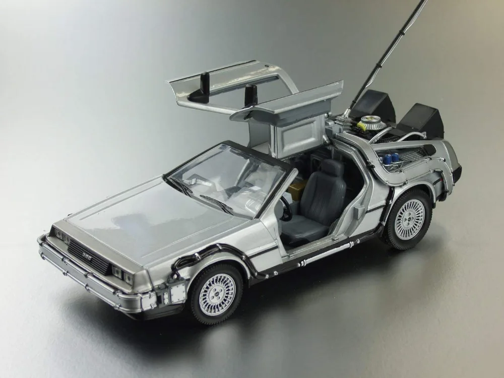 Welly 1:24 Delorean Time Machine Back to the Future Part 1 Diecast Model Car NEW IN BOX | Игрушки и хобби