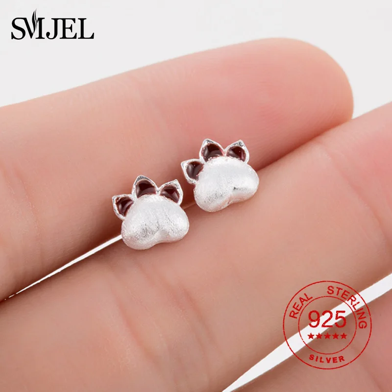 Женские серьги гвоздики SMJEL из серебра 925 пробы с эмалью в виде кошачьей лапы