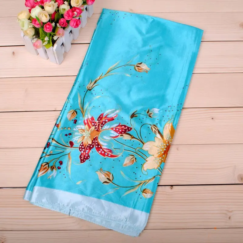 Женский шарф роскошный брендовый сатиновый большой квадратный с цепочкой