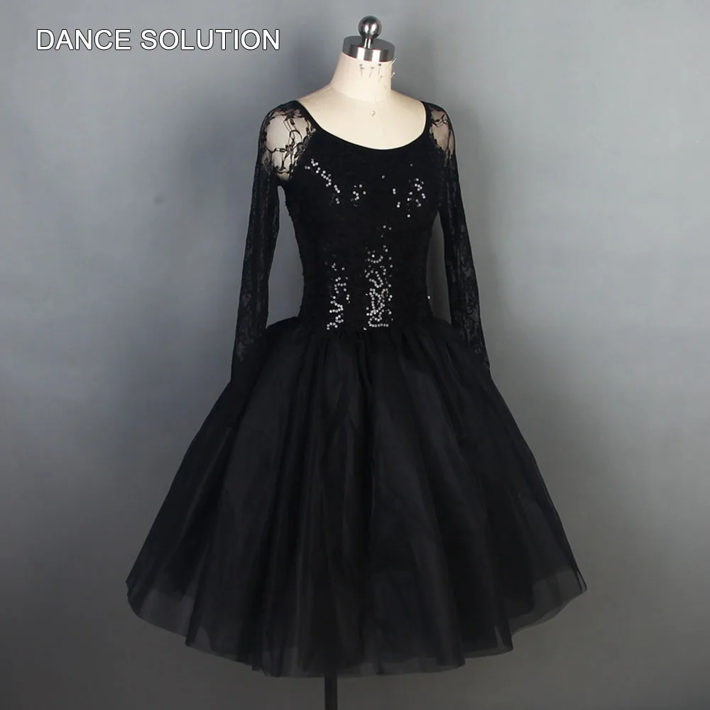 Черный лиф с блестками и длинными кружевными рукавами лирическое современное
