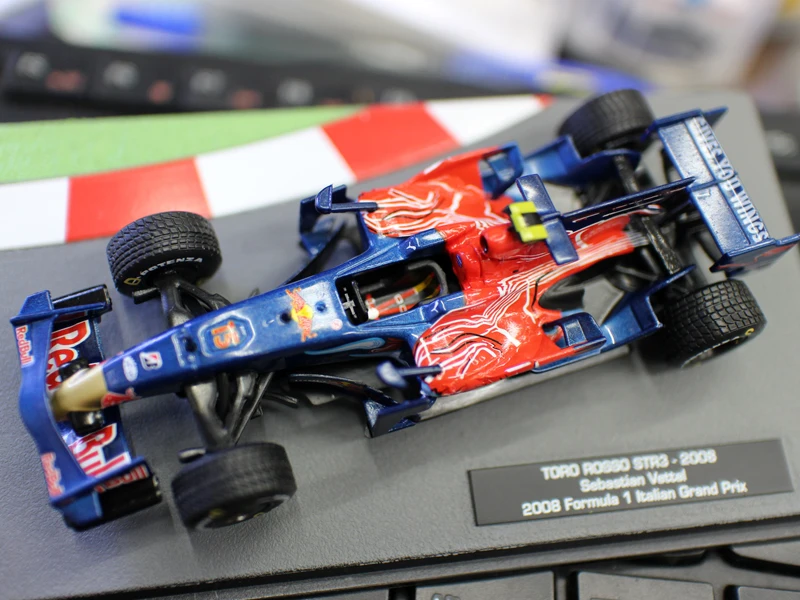 Литая Игрушечная модель 1:43 TORO ROSSO STR3-2008 Sebastian Vettel 2008 Формула 1 гоночный автомобиль модель автомобиля для подарка, украшения