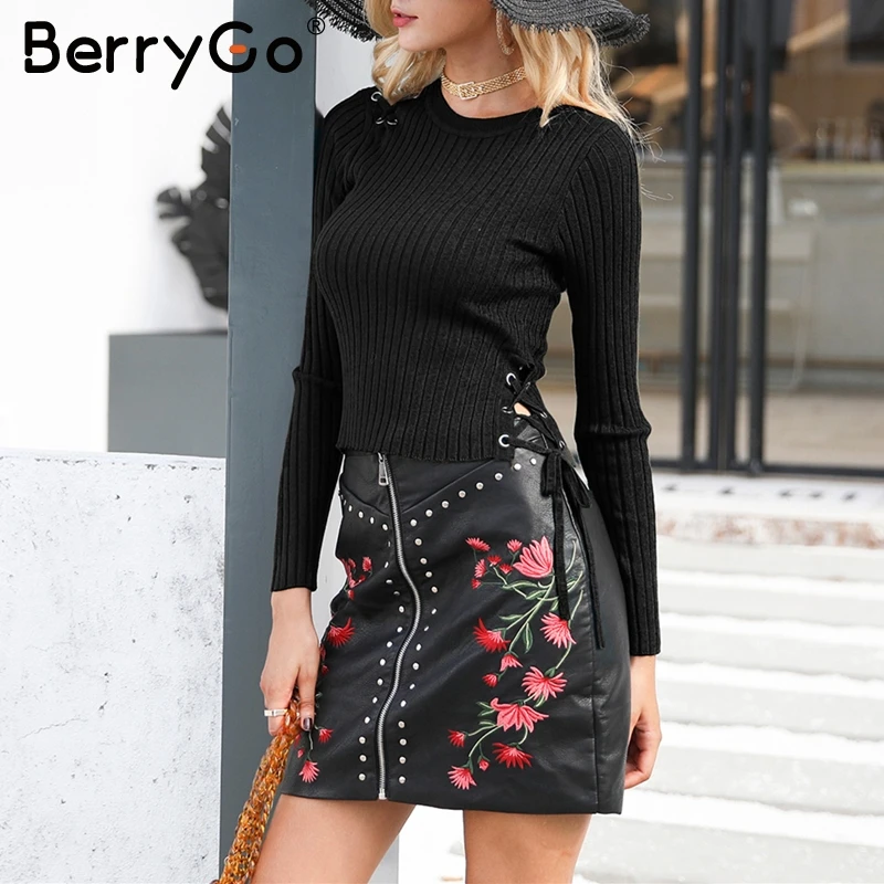 Женский трикотажный свитер BerryGo Черный Повседневный эластичный на шнурках осень