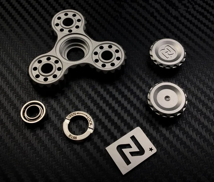 Три листа Волшебные зубы ручной Спиннер высокого качества Металл EDC Fidget Tri Spinner