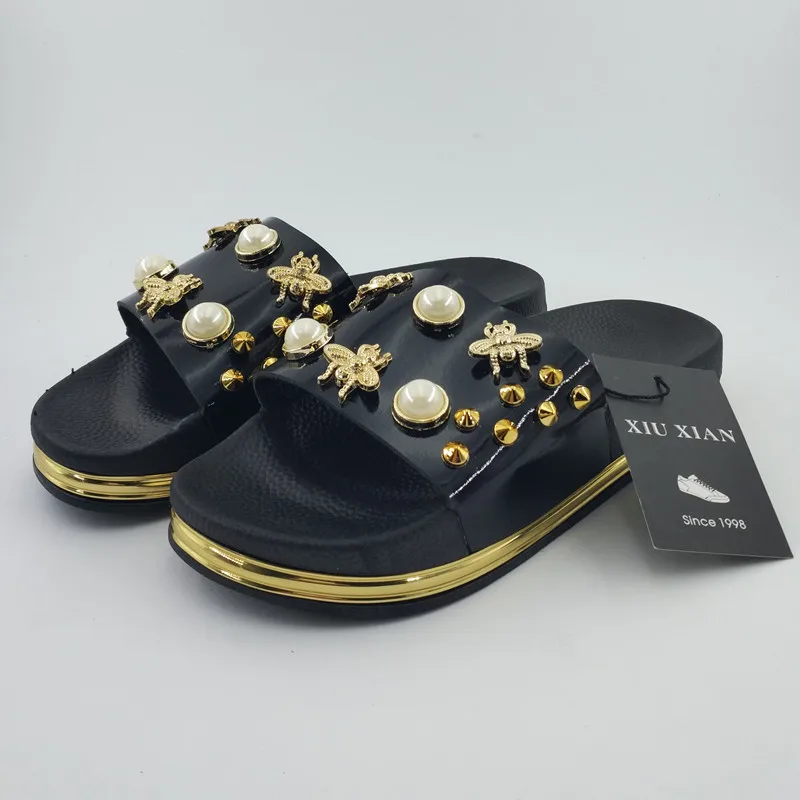 2018 г. Новое поступление летние женские блестящие тапочки с Пчелой удобные