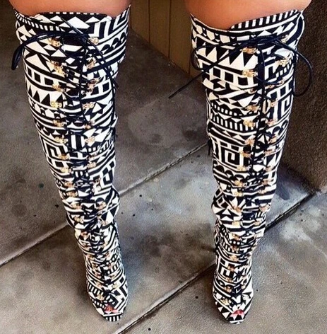 Элегантные разноцветные сапоги в этническом стиле высокие до бедра на шнуровке с