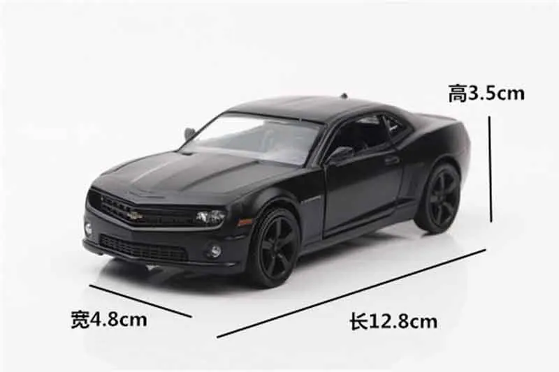 1:36 Масштаб Chevrolet Camaro автомобили из литого металла игрушки матовый черный оттягивать модель сплава автомобиля игрушки для детей
