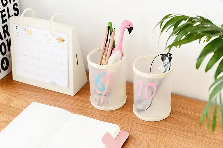 1 Pcs Kawaii Round Animal Cat Dog Number Starry Sky Office Desk PP Pen Holders Pencil Container Storage Organizer Stationery