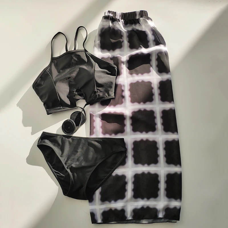 

Summer Women Sexy Bikini Swimwear 3 IN 1 Set Black Swimsuit Hot Girls Beach Wear Solid Bathing Suit With Plaid Beach Dress