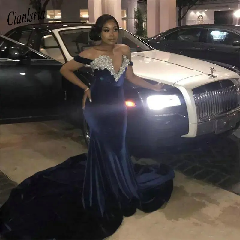 Темно-синие вечерние платья для выпускного вечера 2020 вельветовые с открытыми