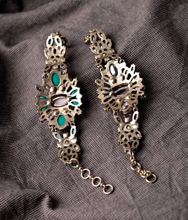 Многоцветный и прозрачный акриловый кристаллический кластер цветочный