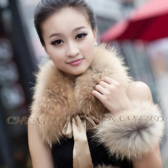 Комплект с воротником и манжетами из меха енота|scarf set|raccoon setcollar scarf |