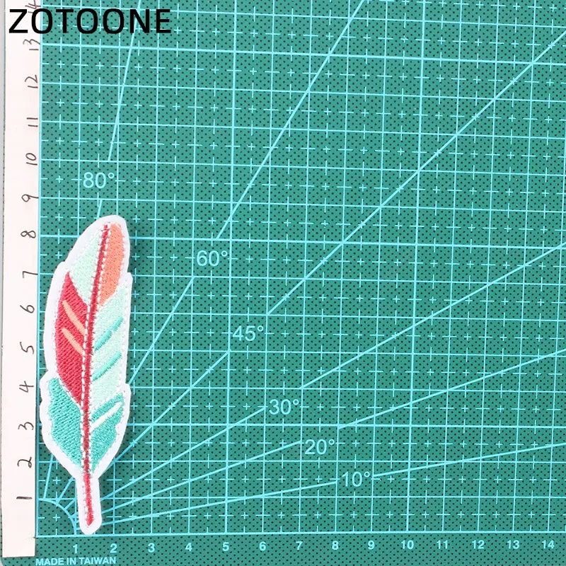 1333 ZOTOONE железные нашивки в форме единорога для полосатая одежда вышитые Diy странные вещи жалованья Фламинго милый патч стикер Аппликация G - Цвет: 1333