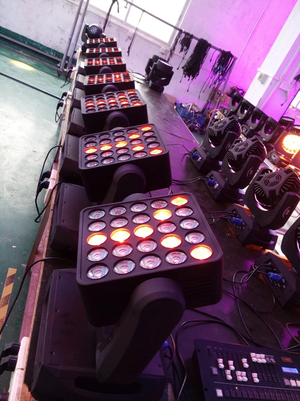 

Cheap Price 2 Pack 25*12W RGBW 4IN1 Multi-Color LED TIPTOP Matrix Blinder Moving head light 19CH/29CH/117CH 25 Head Led Matrix