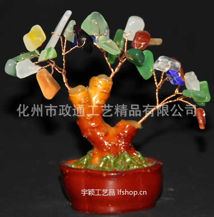 wholesale Jade fiscal resin with people Lucky Craft Crystal tabletop tree ornaments opening gifts |