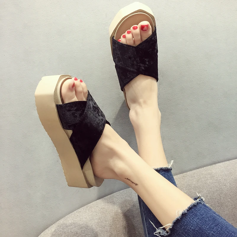 2018 Летняя женская обувь Банные Тапочки на платформе пляжные вьетнамки танкетке