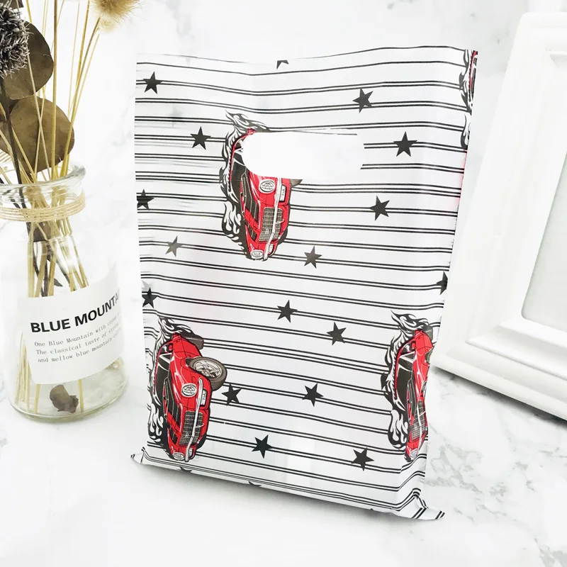 Small White Cartoon Car Black Stripes 15x20cm Plastic Gift Bag With Handles Jewelry Handle Bags For Shops 100pcs | Дом и сад