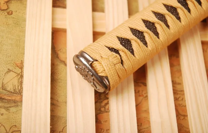 Стиль Меч Tsuka ручка Желтый шелк Ito& Имитация Черный Rayskin& сплав Fuchi Кашира для японского меча катана