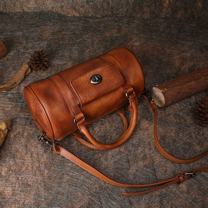 Сумка кросс боди женская из натуральной кожи саквояж на плечо с подушкой ручной