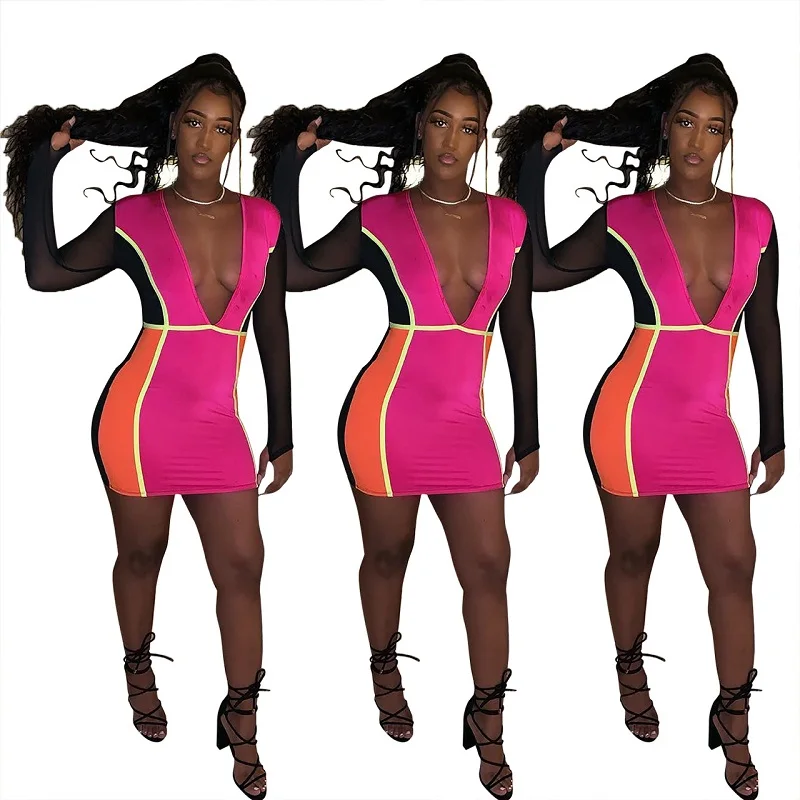 Женское платье с разноцветным принтом глубоким v-образным вырезом длинным