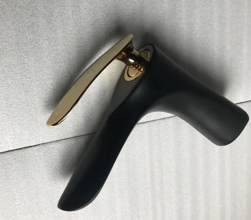 Black With Gold Смесители для раковины, белый с золотом кран для ванной комнаты, кран для горячей и холодной воды, смеситель для раковины, хромированная отделка, латунный кран для раковины, краны для воды B581 - Цвет: Black With Gold