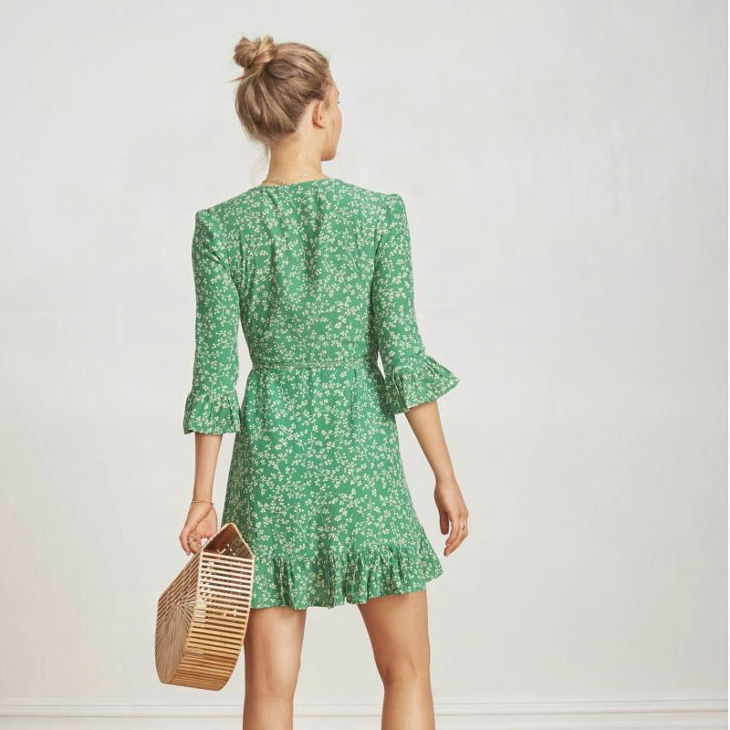 Женское короткое платье с v образным вырезом и коротким рукавом зеленое