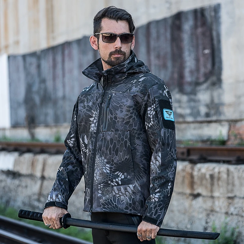 

New 2018 Men Tactical Jacket Military Army Elastic Soft Shell Jackets Men Waterproof Windbreaker Camouflage Jacket Coats Man