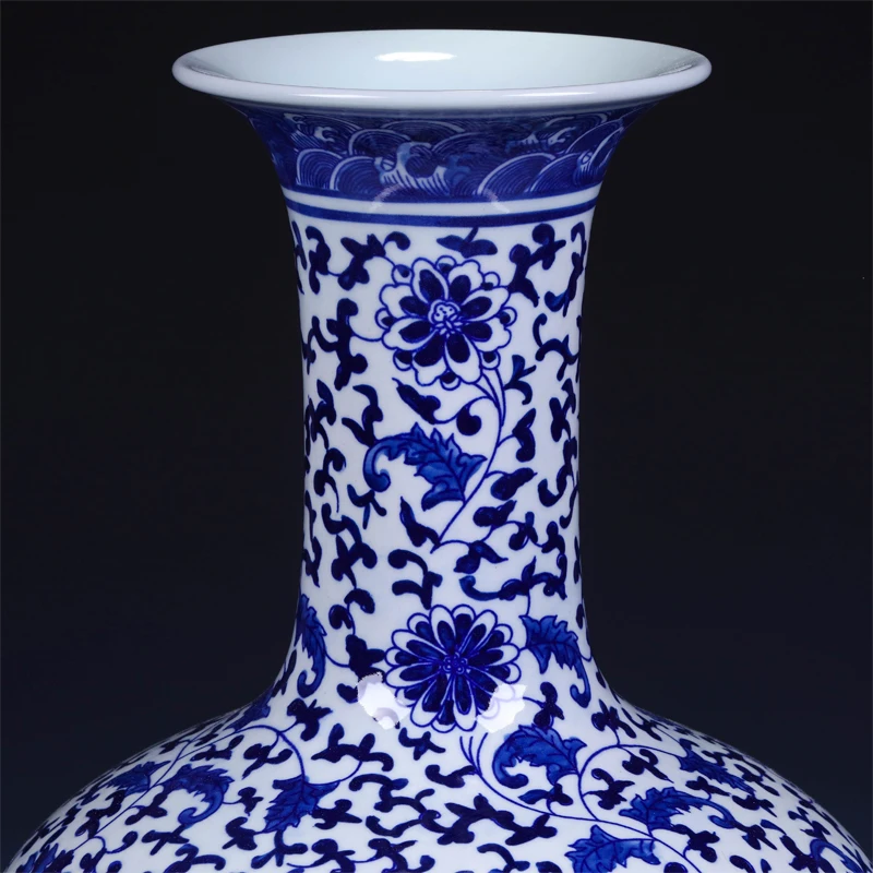 Ваза с цветочным орнаментом антикварная синяя и белая фарфоровая ваза лотосом