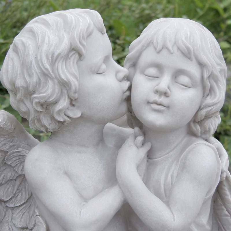 Белые земли поцелуй влюбленные Смола Ангел скульптура дворы сады креативная