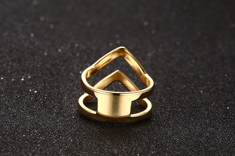 Женское кольцо из нержавеющей стали золотого цвета изысканное блестящее