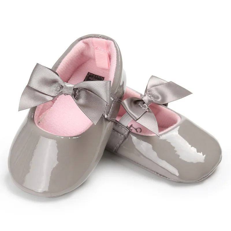 Горячая Распродажа детская обувь для новорожденных из лакированной кожи первых