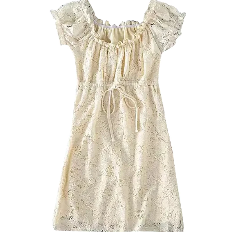 Винтажное кружевное платье с коротким рукавом открытыми плечами и оборками |