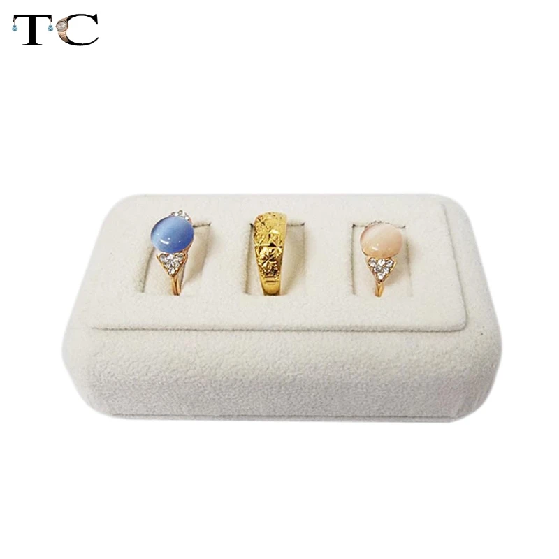 Высококачественный бежевый бархатный держатель для дисплея с кольцом