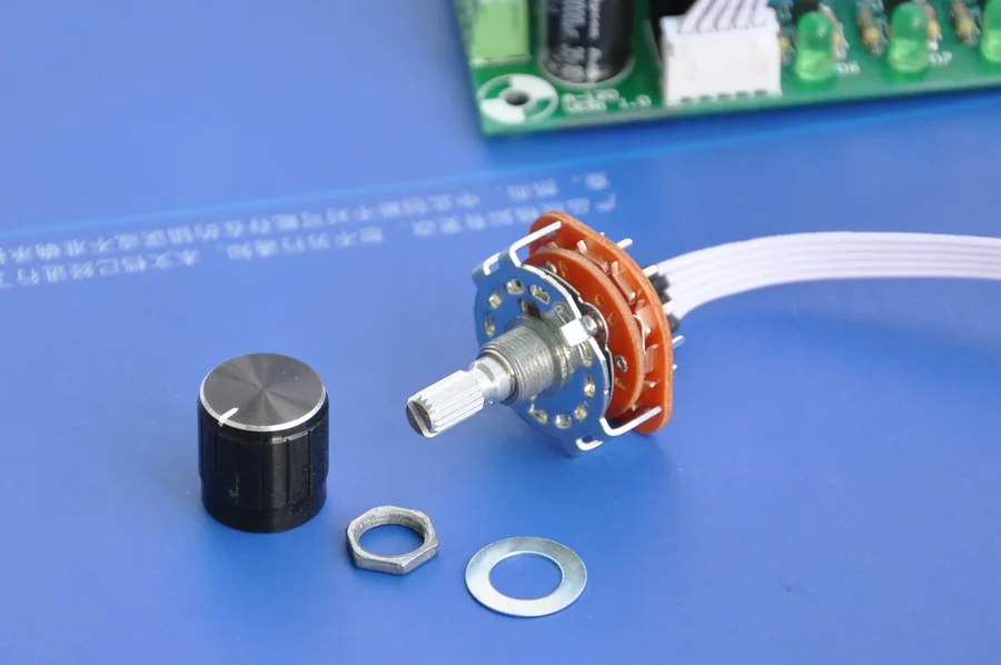 Плата реле переключателя аудиовхода для электроники салона с регулятором 12 В|y