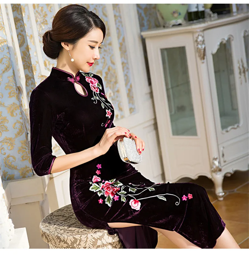Для женщин большой размеры длинные бархатные Cheongsam вышивка мать Стенд воротник Длинные Qipao платье Половина рукава свадебный банкет 3XL 4XL