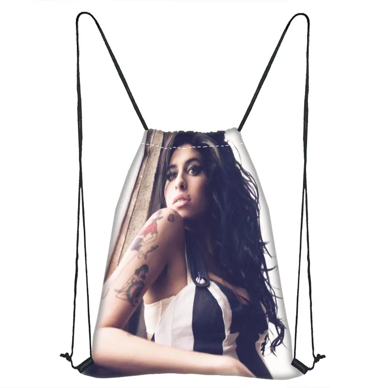 

Новый индивидуальный рюкзак Amy winehouse с принтом для путешествий, пляжа, школы, многофункциональная атласная сумка на шнурке, индивидуальное и...