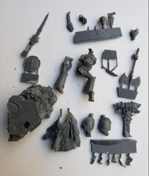 Leman Russ с основанием-в разобранном виде Неокрашенный | Игрушки и хобби