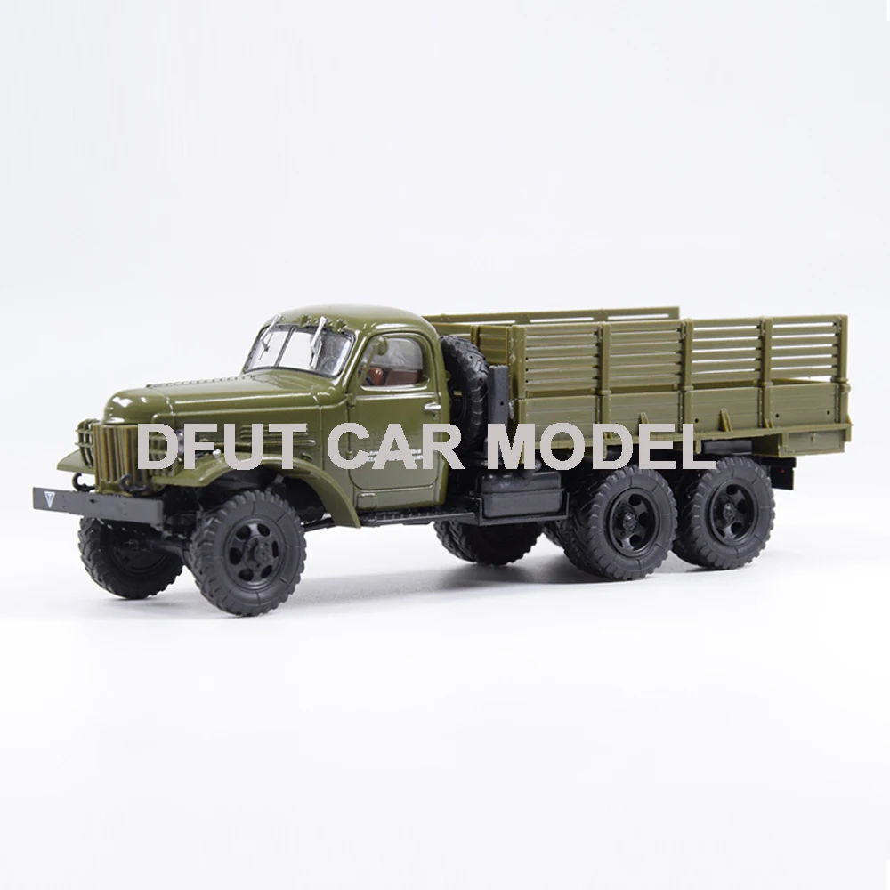 Модель автомобиля игрушечного из сплава в масштабе 1:43 оригинальные