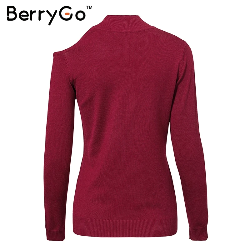 Женский трикотажный свитер BerryGo однотонный облегающий с открытыми плечами на