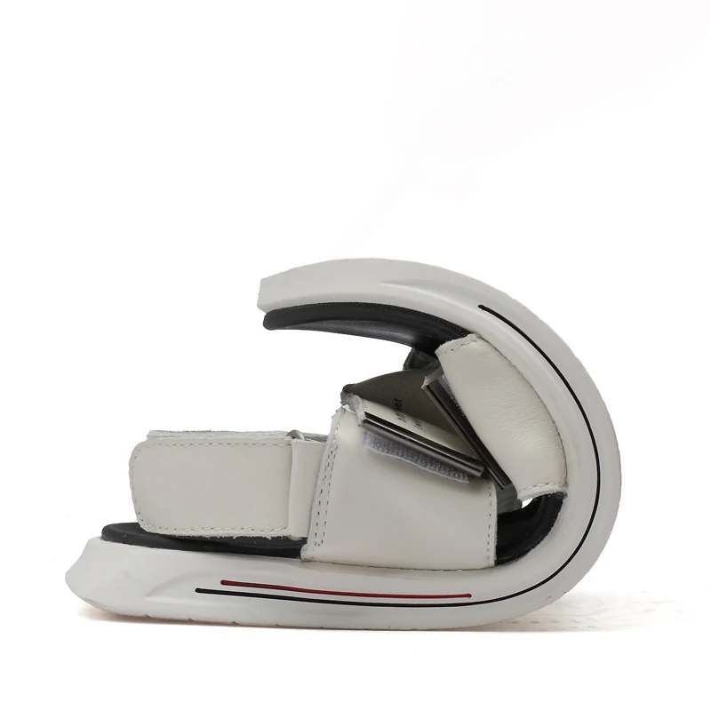 20 модная мужская обувь из мягкой натуральной кожи Сандалии на плоской подошве