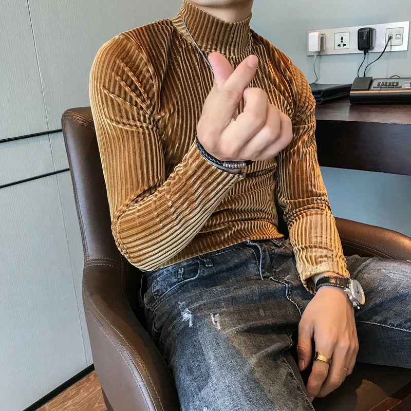 Мужская бархатная футболка зеленая водолазка цвета хаки облегающая осень 2019 |