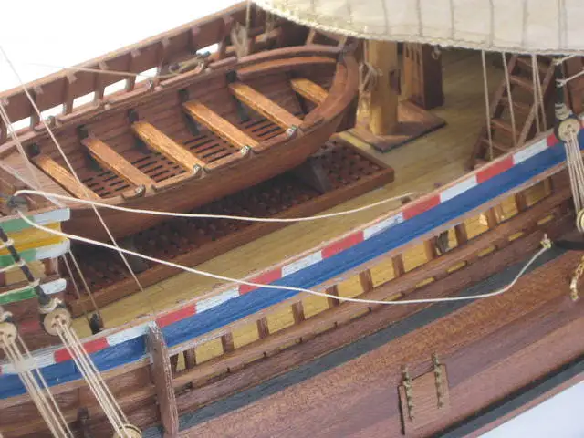 Классическая британская модель парусника MAYFLOWER в масштабе 1/50 деревянная |
